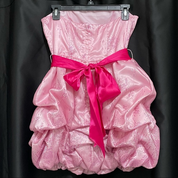 Quincenera Dama dress - Picture 2 of 2